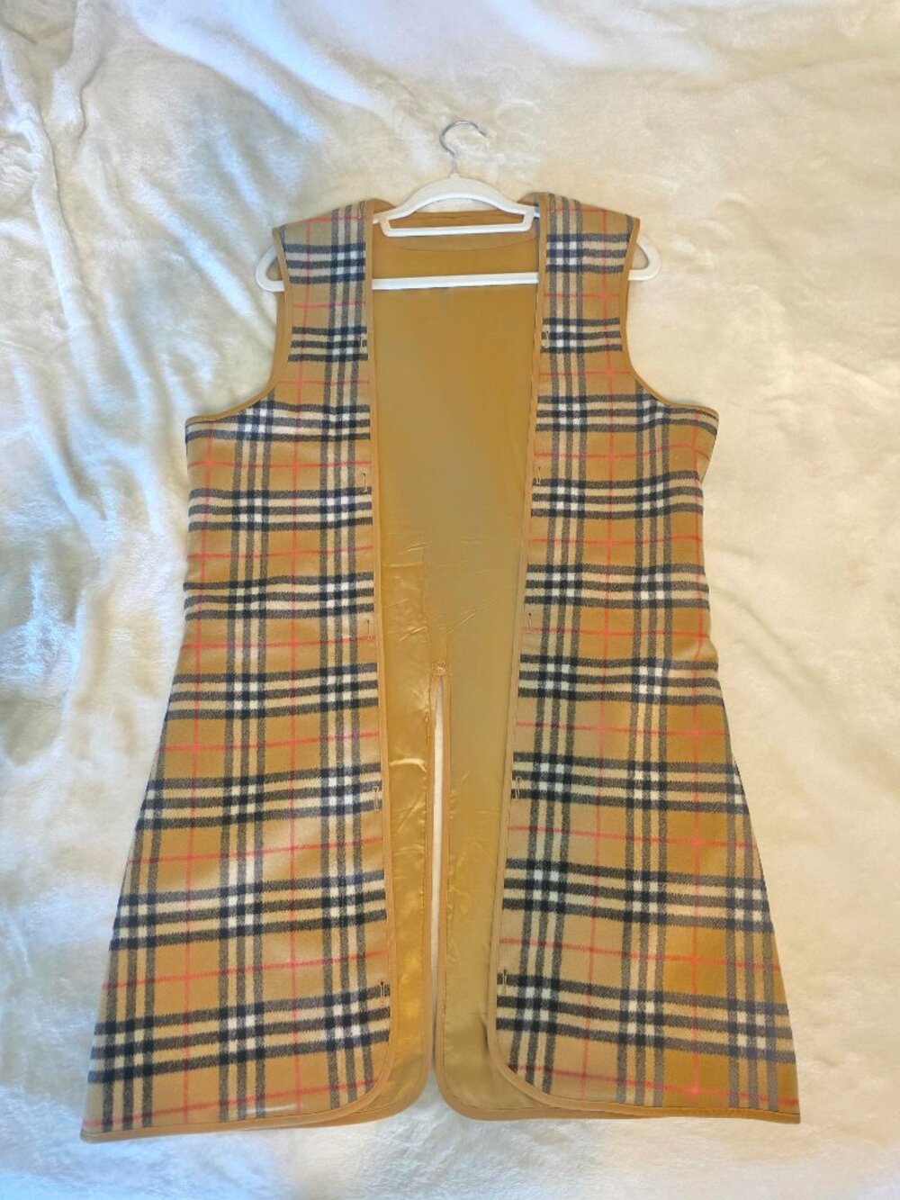 Authentic Burberry Vintage Check Sleeveless Coat - Beige Like New - Picture 3 of 14
